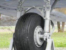 52 084